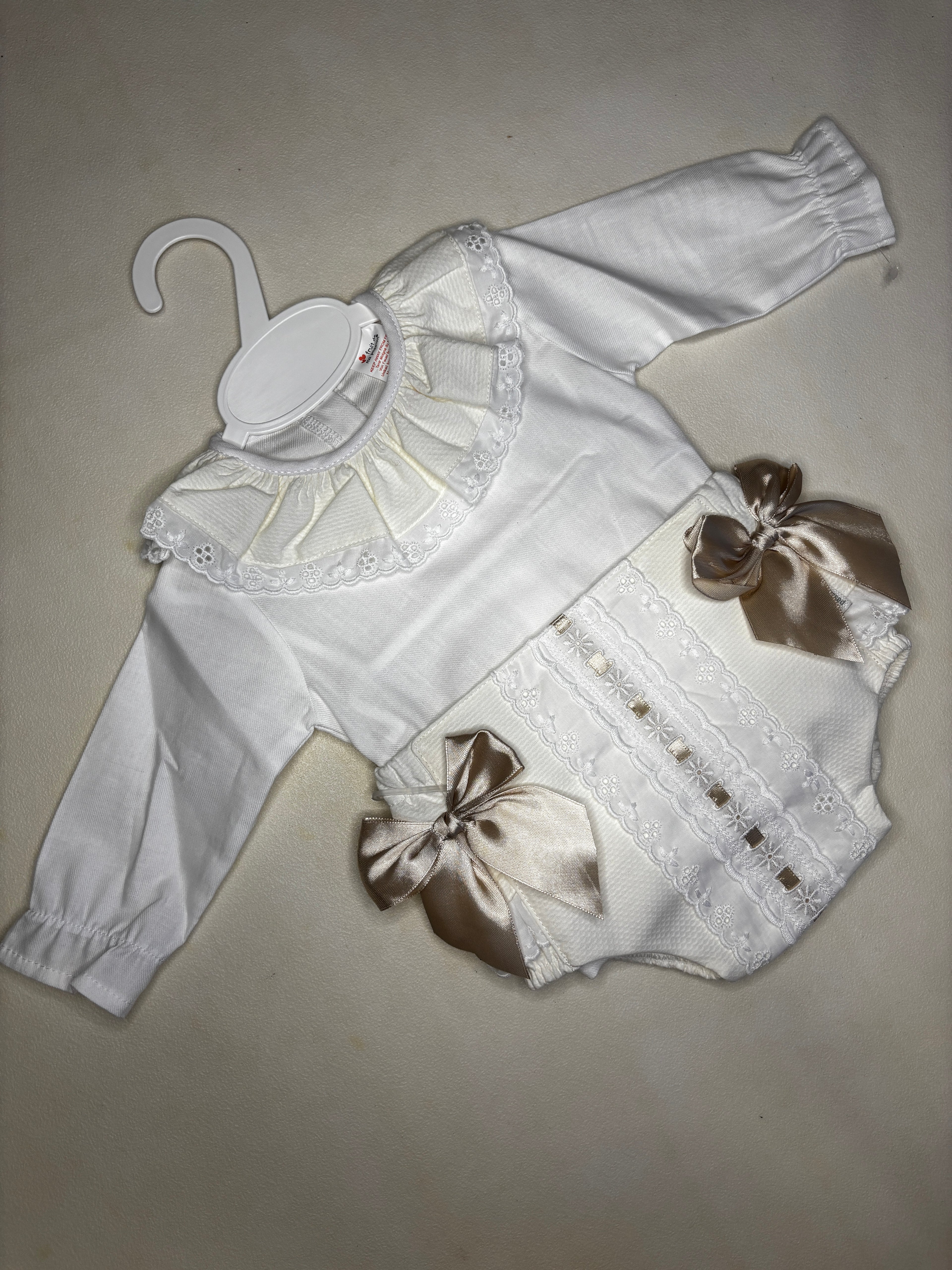 Spanish Beige Outfit